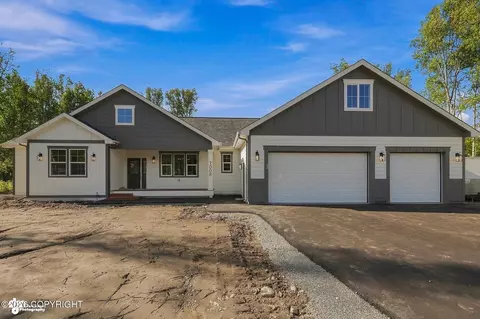 7008 N Aussie Dog Rd, Palmer, AK 99645