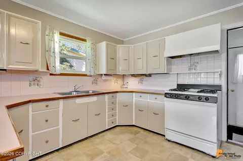 Kitchen - 6921 E 12th Ave, Anchorage, AK 99504 photo 1 of 4