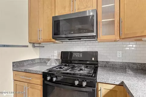 Kitchen - 7716 Chaimi Loop, Anchorage, AK 99504 photo 3 of 4