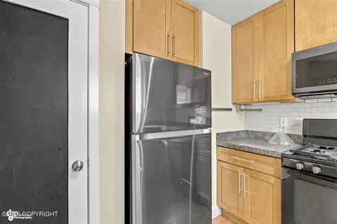 Kitchen - 7716 Chaimi Loop, Anchorage, AK 99504 photo 4 of 4
