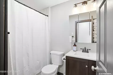Bath - 18417 Citation Rd, Eagle River, AK 99577 photo 2 of 2