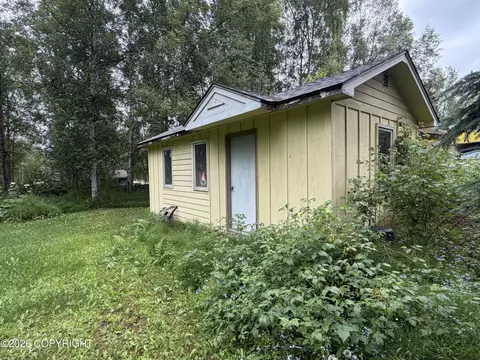 Exterior - 3225 Baxter Rd, Anchorage, AK 99504 photo 3 of 5
