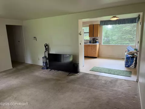 Living - 3225 Baxter Rd, Anchorage, AK 99504 photo 4 of 5