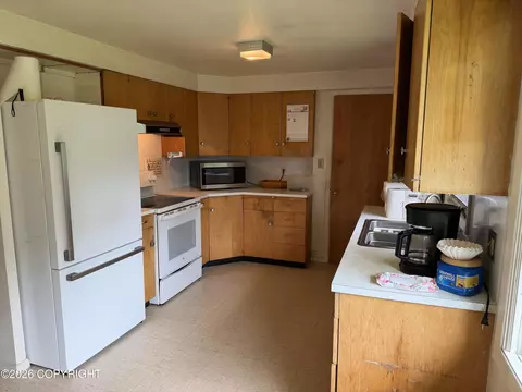 Kitchen - 3225 Baxter Rd, Anchorage, AK 99504 photo 3 of 3