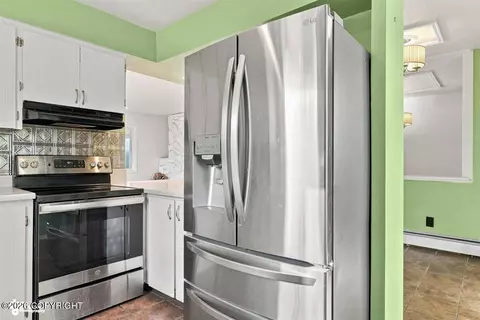 Kitchen - 4930 E 5th Ave, Anchorage, AK 99508 photo 3 of 3