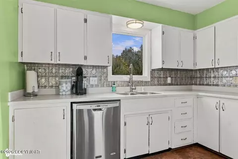 Kitchen - 4930 E 5th Ave, Anchorage, AK 99508 photo 2 of 3
