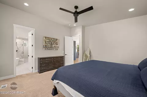 Bedroom - 27615 Eagle River Rd, Eagle River, AK 99577 photo 3 of 8