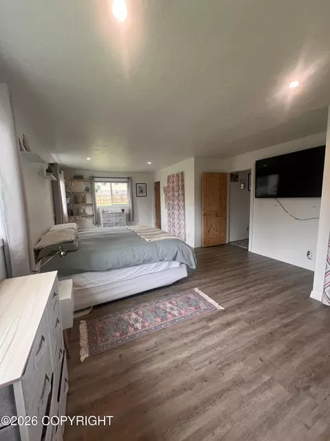 Bedroom - 11541 Lower Sunny Cir, Eagle River, AK 99577 photo 2 of 6