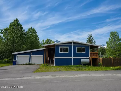 590 W Hanagita St, Valdez, AK 99686