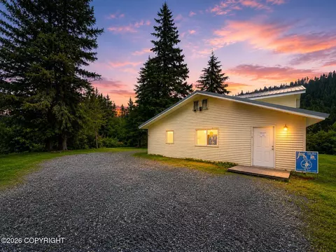 814 Lake Ave, Cordova, AK 99574