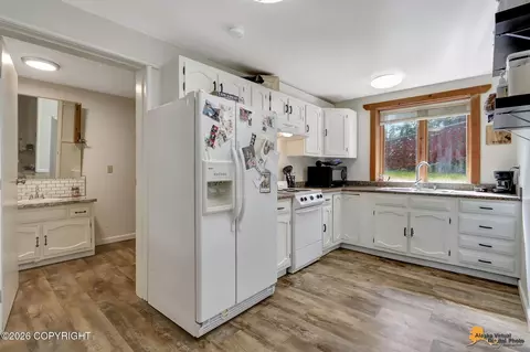 Kitchen - 17340 Monte Rd, Eagle River, AK 99577 photo 4 of 5