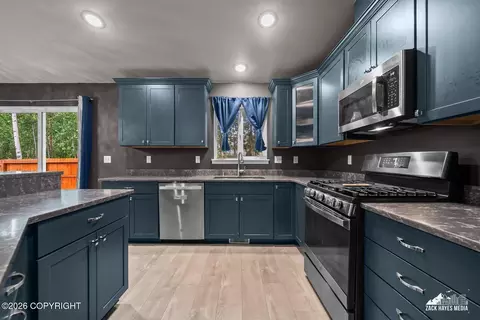 Kitchen - 1554 E Hidden Ranch Loop, Palmer, AK 99645 photo 7 of 7