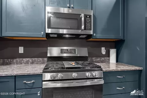 Kitchen - 1554 E Hidden Ranch Loop, Palmer, AK 99645 photo 5 of 7