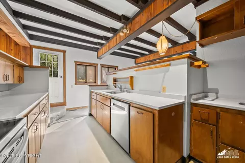 Kitchen - 14545 E Pace Dr, Palmer, AK 99645 photo 7 of 9