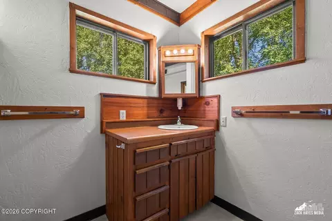 Bath - 14545 E Pace Dr, Palmer, AK 99645 photo 2 of 4