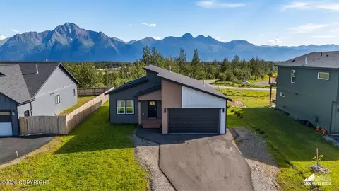 Exterior - 1160 E Mountain Peak Loop, Palmer, AK 99645 photo 7 of 9