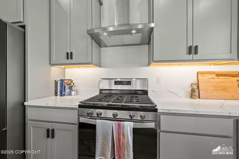 Kitchen - 1160 E Mountain Peak Loop, Palmer, AK 99645 photo 6 of 9