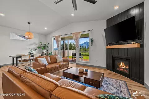 Living - 1160 E Mountain Peak Loop, Palmer, AK 99645 photo 2 of 5