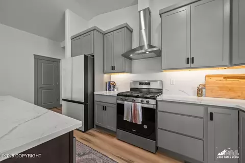 Kitchen - 1160 E Mountain Peak Loop, Palmer, AK 99645 photo 5 of 9
