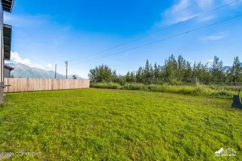 Exterior - 1160 E Mountain Peak Loop, Palmer, AK 99645 photo 6 of 9