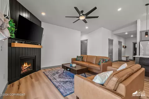Living - 1160 E Mountain Peak Loop, Palmer, AK 99645 photo 4 of 5