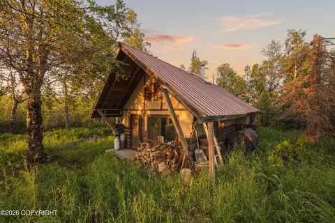 17281 S Garun Loop, Trapper Creek, AK 99683