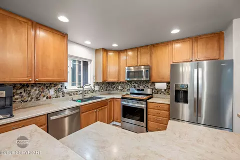 Kitchen - 20832 Icefall Dr, Eagle River, AK 99577 photo 2 of 5