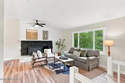 Living - 2150 N Patsy St, Wasilla, AK 99654 photo 2 of 3