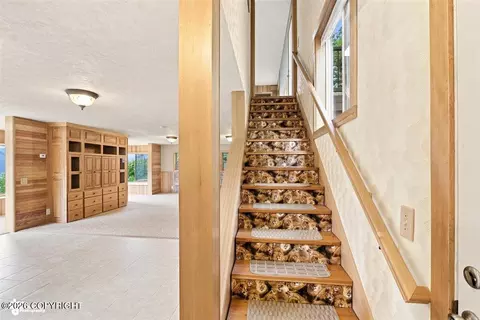 Entry Way - 32545 Eagle Vista Dr, Eagle River, AK 99577 photo 4 of 5