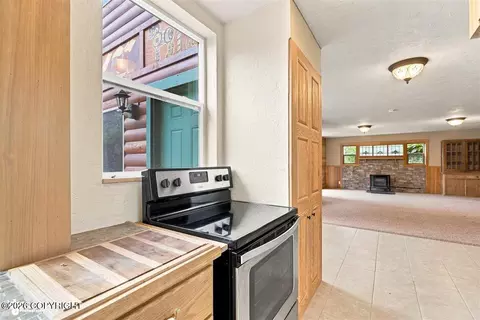 Kitchen - 32545 Eagle Vista Dr, Eagle River, AK 99577 photo 2 of 4