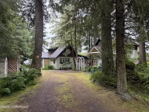 707 Sandy Beach Rd # -B, Petersburg, AK 99833