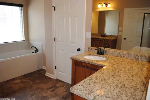 2807 Arbors Cir, Bryant, AR 72022 photo 13