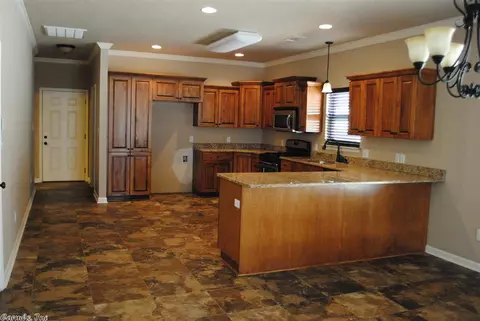 2807 Arbors Cir, Bryant, AR 72022 photo 7