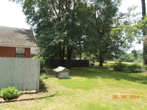 703 Oak St, Beebe, AR 72012 photo 1
