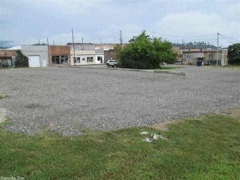 906 Dequeen St, Mena, AR 71953 photo 1