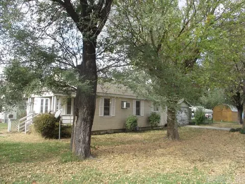 1315 Elk St, Dexter, MO 63841 photo 12