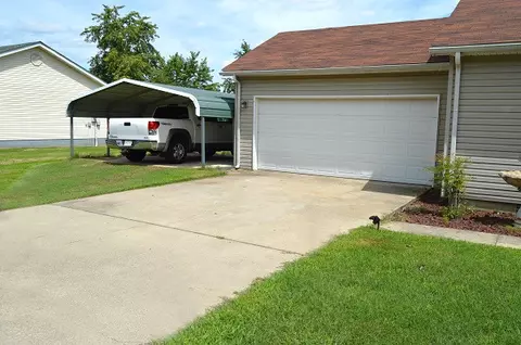 105 Mccormick, Dexter, MO 63841 photo 7