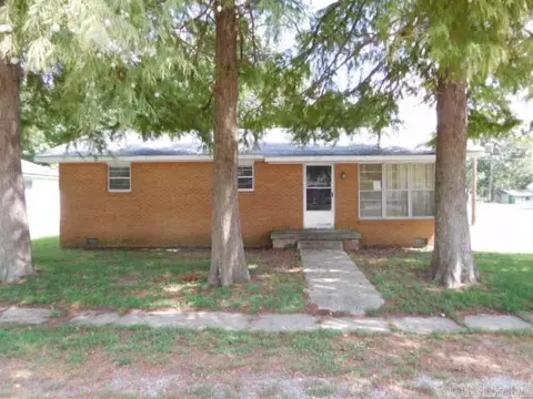 211 S Gideon Ave, Gideon, MO 63848 photo 1