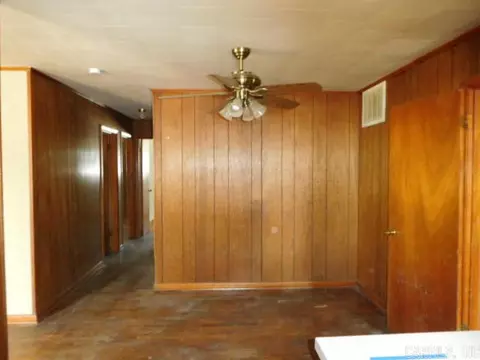 211 S Gideon Ave, Gideon, MO 63848 photo 9