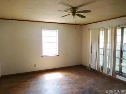 211 S Gideon Ave, Gideon, MO 63848 photo 2