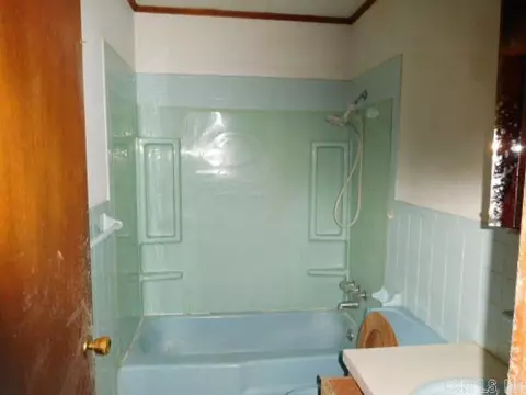 211 S Gideon Ave, Gideon, MO 63848 photo 8