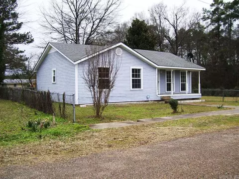 581 W Robertson St, Ashdown, AR 71822 photo 2