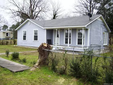 581 W Robertson St, Ashdown, AR 71822 photo 1