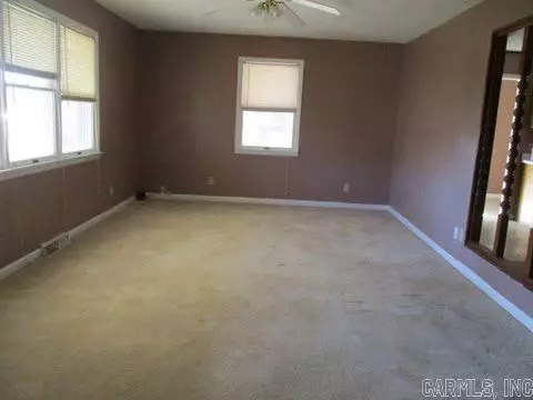 307 Dale St, Parma, MO 63870 photo 4