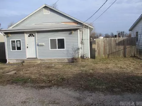 1111 Maple St, Dexter, MO 63841 photo 1