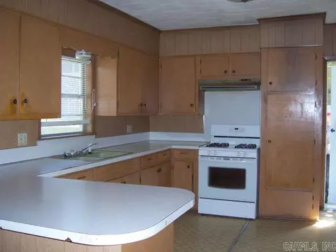 300 E 11th St, Smackover, AR 71762 photo 4