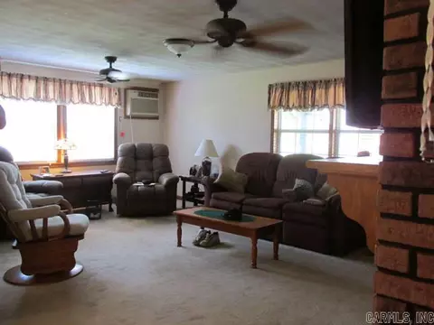 209 S Gideon Ave, Gideon, MO 63848 photo 3