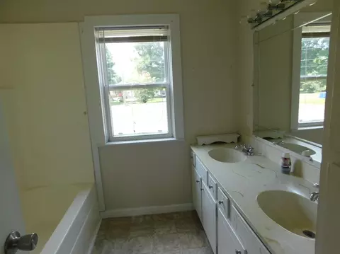 1006 E Cypress, Charleston, MO 63834 photo 9