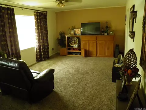105 Pierce, Paris, AR 72855 photo 4