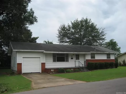 105 Pierce, Paris, AR 72855 photo 1